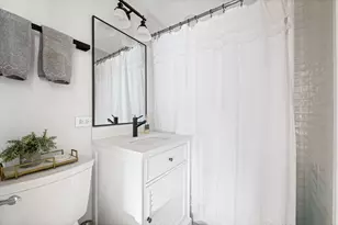 1460 N Sandburg Terrace, Chicago, IL 60610 - Photo 15