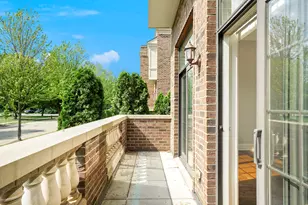 185 N Hickory Ave, Arlington Heights, IL 60004 - Photo 3