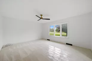 518 Meadow Ct, Winthrop Harbor, IL 60096 - Photo 11