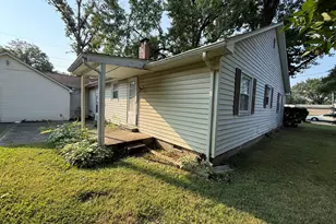 810 E 7th St, Centralia, IL 62801 - Photo 9