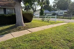 810 E 7th St, Centralia, IL 62801 - Photo 5