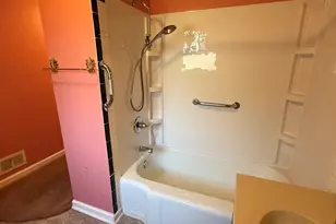 810 E 7th St, Centralia, IL 62801 - Photo 23