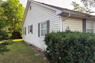 810 E 7th St, Centralia, IL 62801 - Photo 13