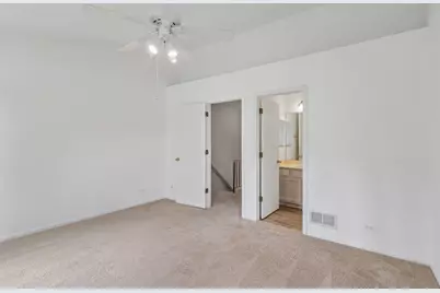 621 Woodhaven Drive, Mundelein, IL 60060 - Photo 21