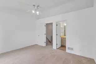 621 Woodhaven Dr, Mundelein, IL 60060 - Photo 21