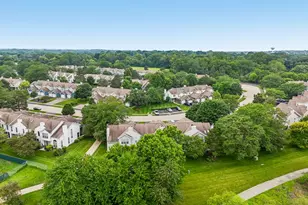 621 Woodhaven Dr, Mundelein, IL 60060 - Photo 37