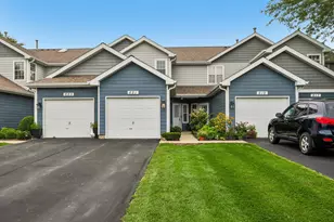 621 Woodhaven Dr, Mundelein, IL 60060 - Photo 3