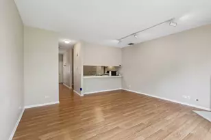621 Woodhaven Dr, Mundelein, IL 60060 - Photo 11