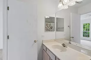 621 Woodhaven Dr, Mundelein, IL 60060 - Photo 23
