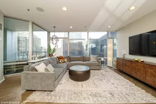 510 W Erie St, Chicago, IL 60654 - Photo 3