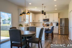 1022 Pauline Pl, Plano, IL 60545 - Photo 7