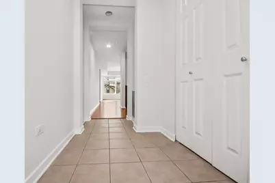 515 N Harlem Avenue #203, Oak Park, IL 60302 - Photo 3