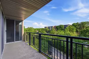 6000 Oakwood Dr, Lisle, IL 60532 - Photo 11
