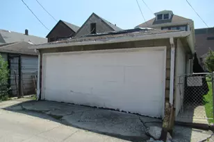 1046 W 34th Pl, Chicago, IL 60608 - Photo 15