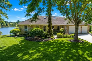 115 Cardinal Ct, Island Lake, IL 60042 - Photo 3