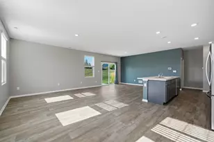 1133 Williamsburg St, Pingree Grove, IL 60140 - Photo 5