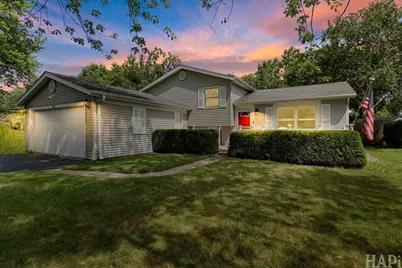 385 Northgate Road, Lindenhurst, IL 60046 - Photo 3