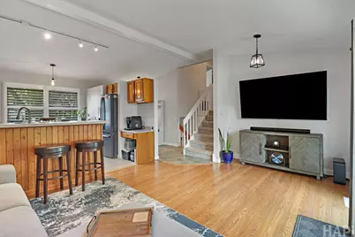 385 Northgate Road, Lindenhurst, IL 60046 - Photo 7