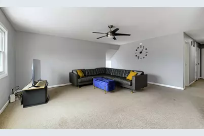 1465 William Clifford Lane, Elk Grove Village, IL 60007 - Photo 5