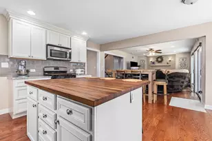 20752 Mary Dr, Lockport, IL 60441 - Photo 5