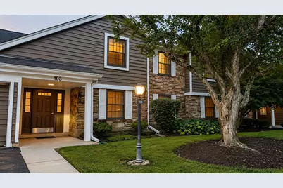 103 Marble Hill Court #B2, Schaumburg, IL 60193 - Photo 1