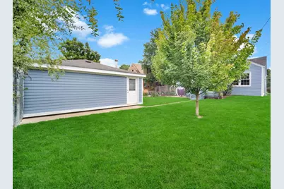517 E Grand Lake Boulevard, West Chicago, IL 60185 - Photo 27
