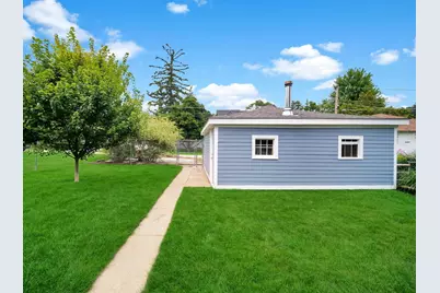 517 E Grand Lake Boulevard, West Chicago, IL 60185 - Photo 25