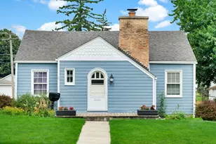 517 E Grand Lake Blvd, West Chicago, IL 60185 - Photo 1