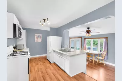 517 E Grand Lake Boulevard, West Chicago, IL 60185 - Photo 9
