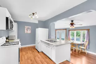 517 E Grand Lake Blvd, West Chicago, IL 60185 - Photo 9
