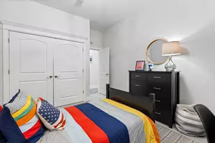 3921 N Greenview Ave, Chicago, IL 60613 - Photo 33