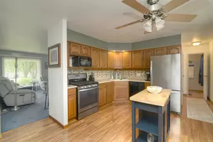 736 Cynthia Ln, Glendale Heights, IL 60139 - Photo 5