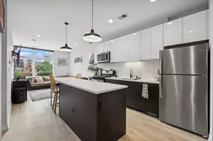 713 N Milwaukee Ave, Chicago, IL 60642 - Photo 3