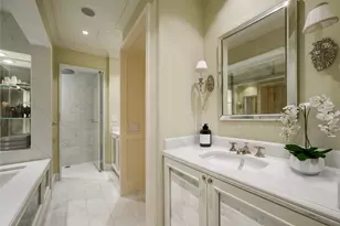 159 E Walton Pl, Chicago, IL 60611 - Photo 23