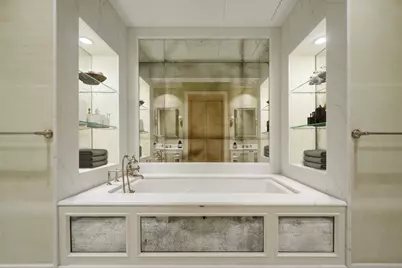 159 E Walton Place #7D, Chicago, IL 60611 - Photo 29