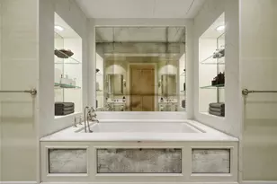 159 E Walton Pl, Chicago, IL 60611 - Photo 29