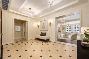 159 E Walton Pl, Chicago, IL 60611 - Photo 3