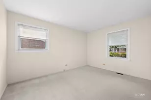 231 Clearmont Dr, Elk Grove Village, IL 60007 - Photo 13
