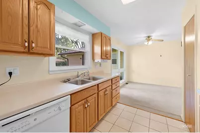 231 Clearmont Drive, Elk Grove Village, IL 60007 - Photo 11