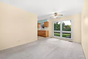 231 Clearmont Dr, Elk Grove Village, IL 60007 - Photo 7