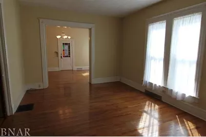 910 Summit Street, Bloomington, IL 61701 - Photo 7