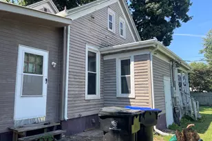 910 Summit St, Bloomington, IL 61701 - Photo 17