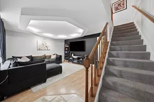 1274 Robin Dr, Carol Stream, IL 60188 - Photo 9