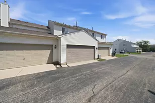 145 Azalea Cir, Romeoville, IL 60446 - Photo 3
