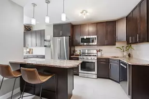 833 W Buckingham Pl, Chicago, IL 60657 - Photo 13