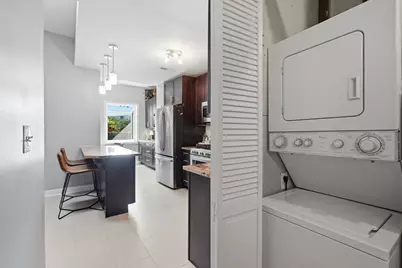 833 W Buckingham Place #3, Chicago, IL 60657 - Photo 11