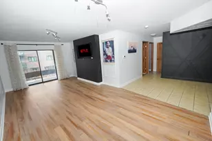 9332 Landings Ln, Des Plaines, IL 60016 - Photo 7