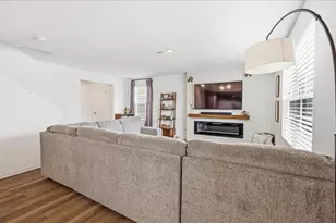 116 Fieldcrest Ave, Hampshire, IL 60140 - Photo 7