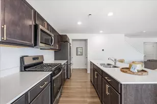 116 Fieldcrest Ave, Hampshire, IL 60140 - Photo 9