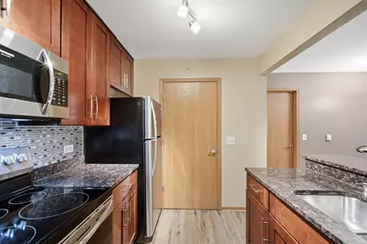 1524 W Sand Bar Court #1B, Round Lake, IL 60073 - Photo 3